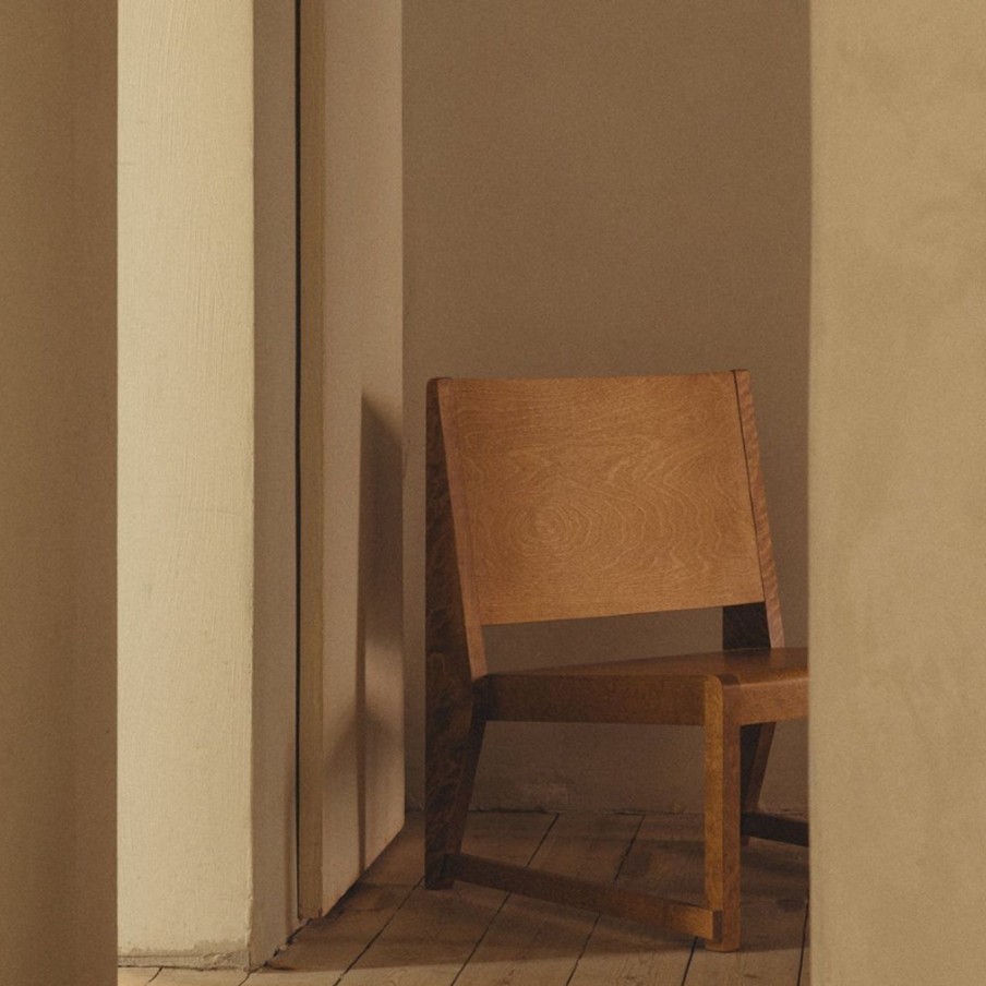 Mobler FRAMA | Easy Chair 01|Warm Brown Wood