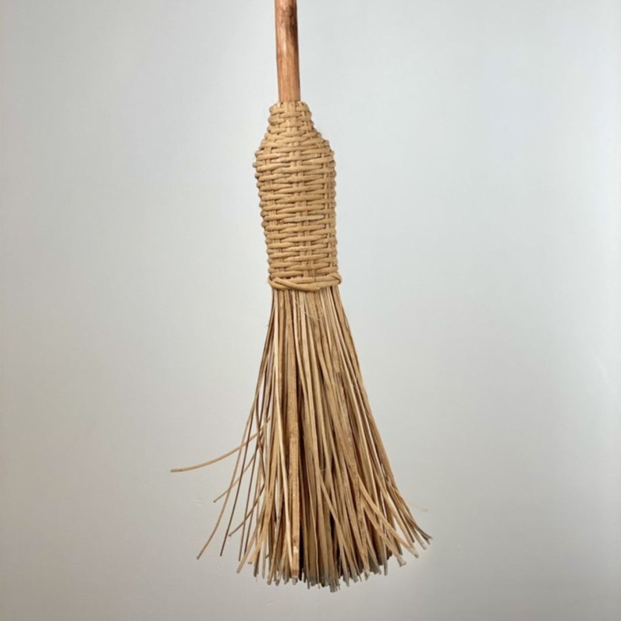 Interior Incausa | Broom|Kayapo