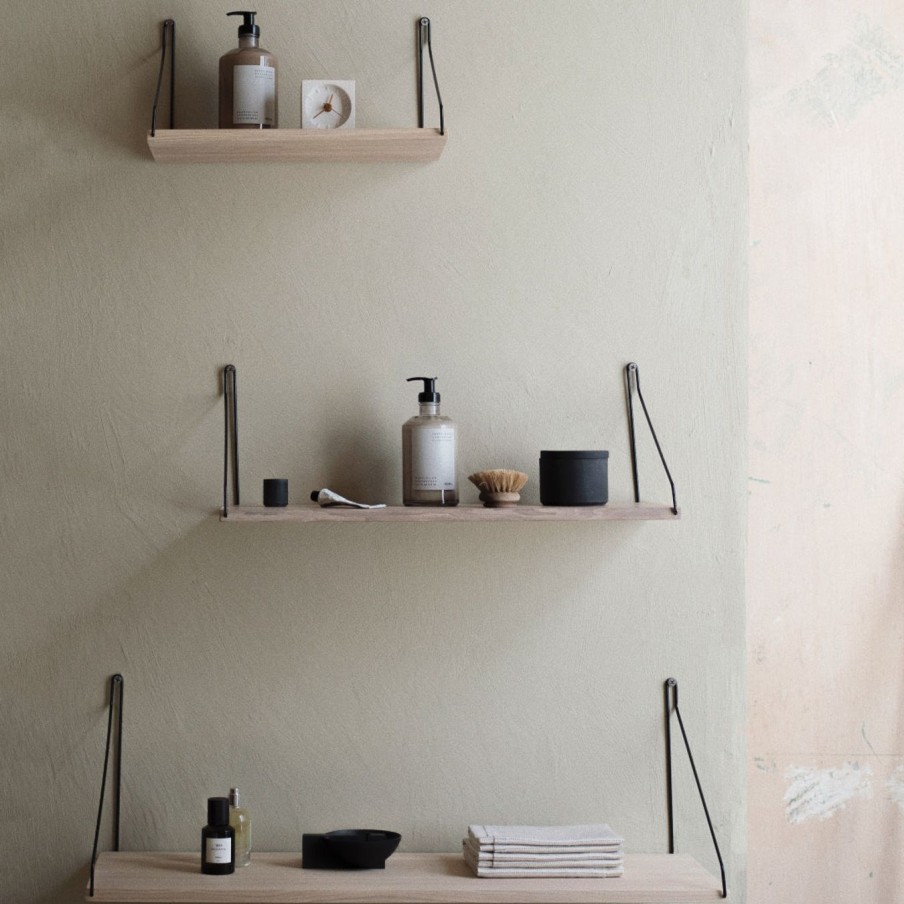 Mobler FRAMA | Shelf|White Oiled | Black Brackets