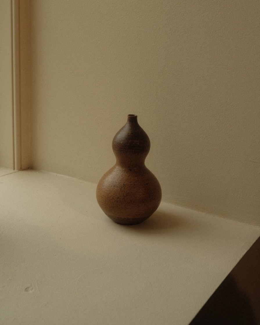 Interior Tōseibo | Wild Red Clay Hulu Vase 02