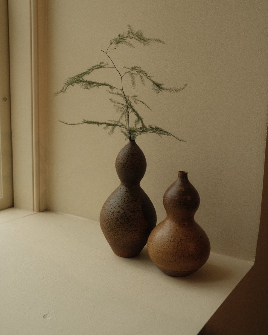 Interior Tōseibo | Wild Red Clay Hulu Vase 02